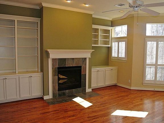 5th image of 4006 Blossom St