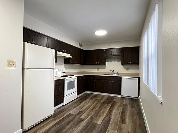 2nd image of 1717 Saint Andrews Dr #3
