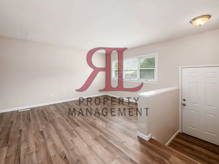 998 Hillery Rd — Photo 7