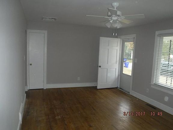 3rd image of 301 Laurel St #B