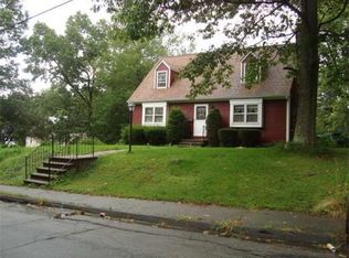 352 N Main St, Whitinsville, MA 01588