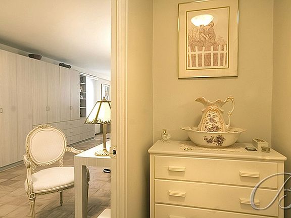 4th image of 305 E 40th St #7X