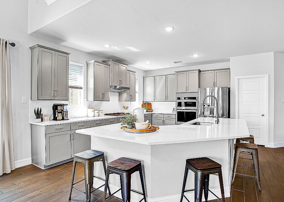 Kitchen quartz island