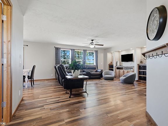2nd image of 24543 265th St