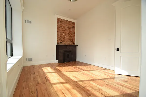 Rented by Urban Realty NYC | media 9