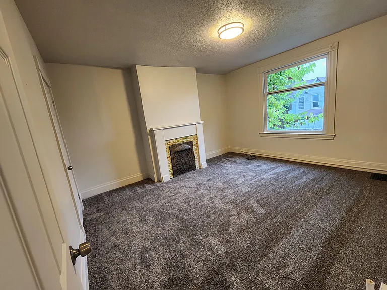 210 Radcliffe St — Photo 15