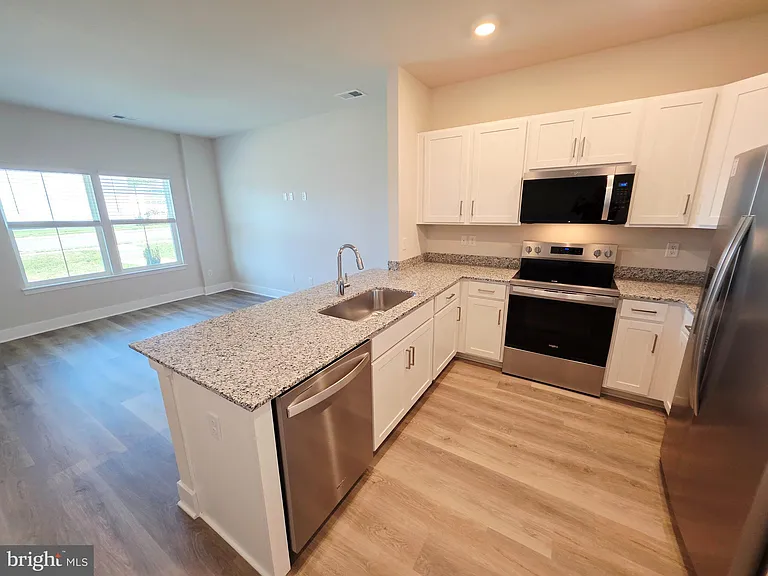 115 Nootka Way — Photo 5