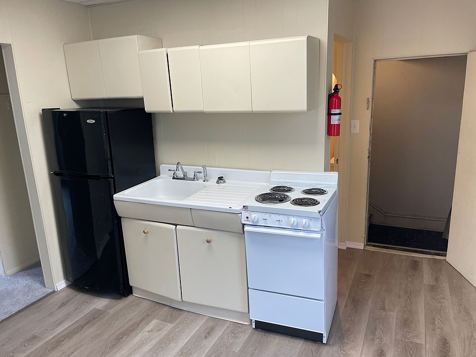 2nd image of 372 2nd St #2A