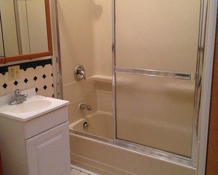 2438 W Flournoy St #2 — Photo 9