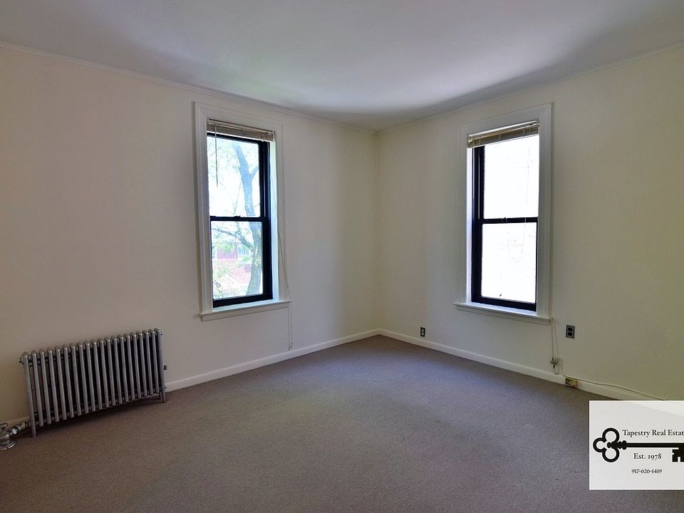 1st image of 30-97 32nd St #3