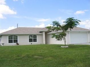 2712 Country Club Blvd, Cape Coral, FL 33904
