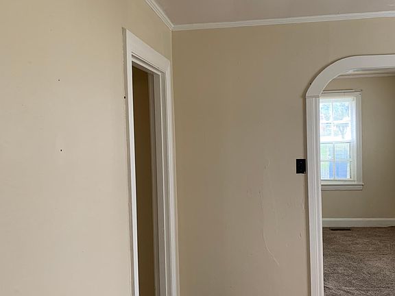 4th image of 404 Ivie Ave