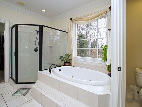 5th image of 6211 Moores Creek Dr