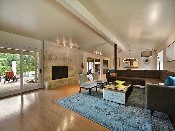 2nd image of 3927 Sierra Dr