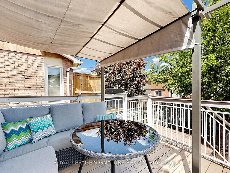1634 Fairfield Cres #MAIN — Photo 29