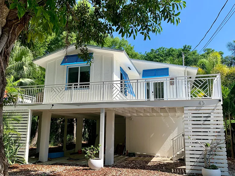 43 Sunset Ct — Photo 1