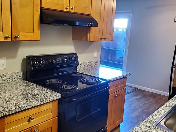 5th image of 1741 Wright St #68