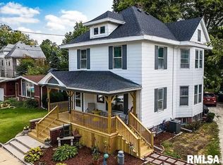 46 E Grove St, Galesburg, IL 61401
