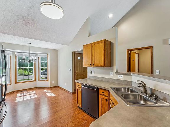 3rd image of 338 Amber Wood Way