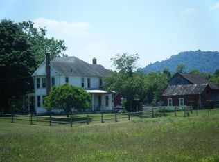 40 Mount Carmel Rd, Orrtanna, PA 17353