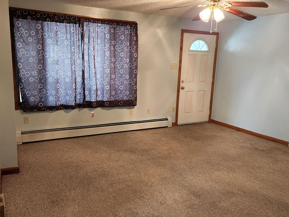 Spacious living room