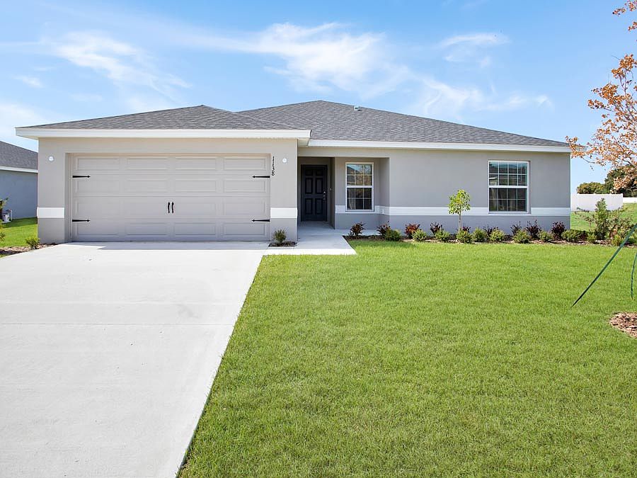 Move-in ready 4-bedroom home in Eagle Lake, FL