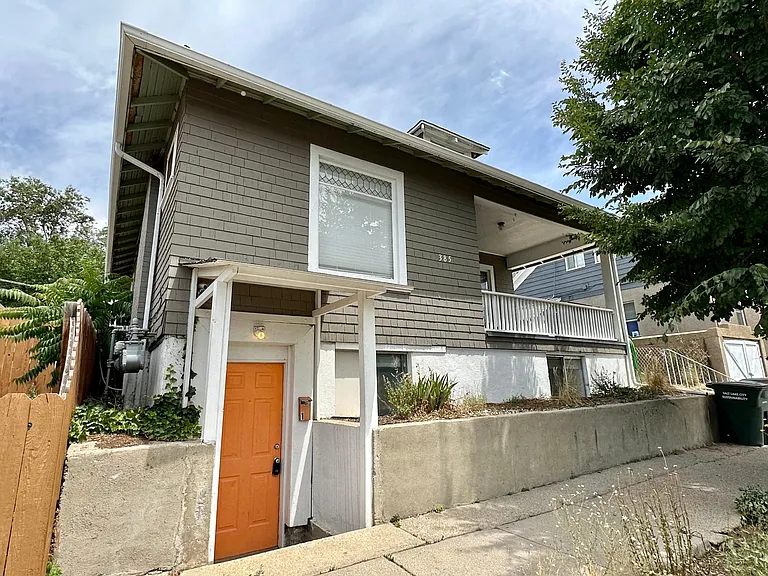 385 E 6th Ave #1 — Photo 1