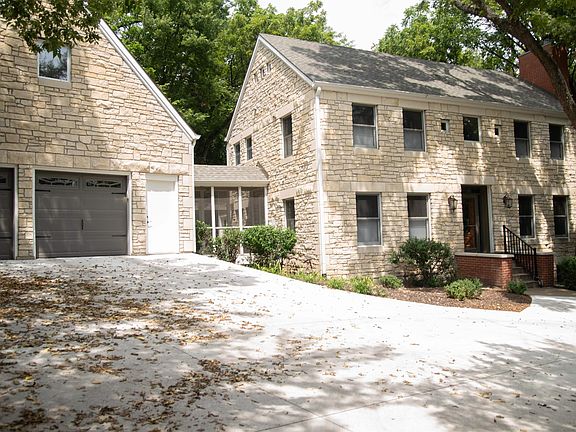 3rd image of 3006 Pawnee Cir