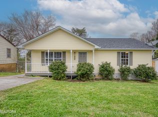 315 Landau Dr, Maryville, TN 37801