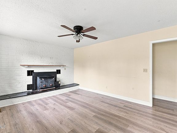 5th image of 108 Langford Ln