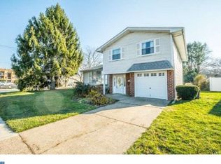 8899 Alton St, Philadelphia, PA 19115