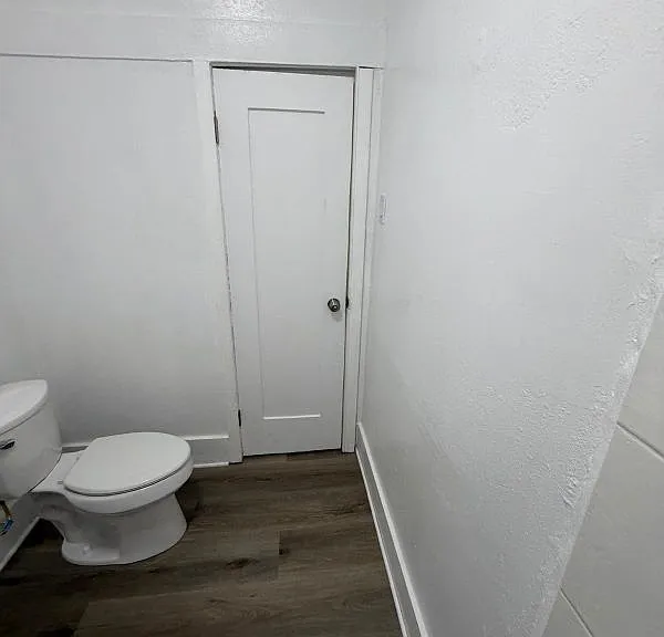 433 W 4th St #433 — Photo 15