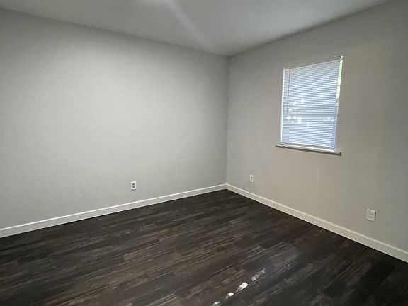 3rd image of 512 Crittenden St #7