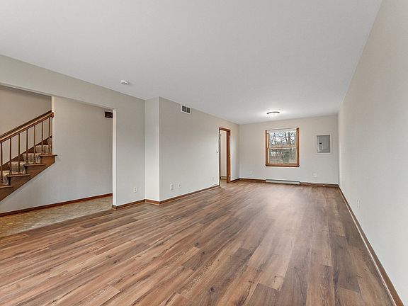 3rd image of 303 Somerset Dr Unit W