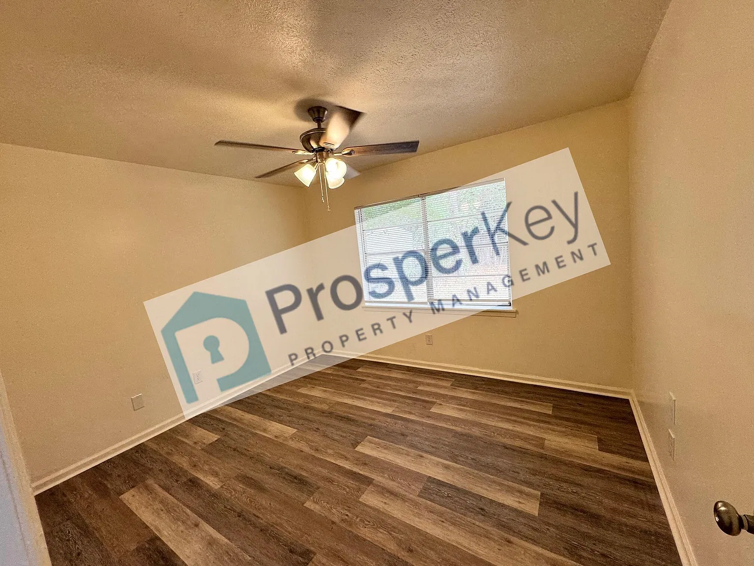 3660 Stratford Dr — Photo 3