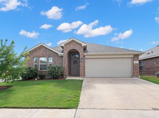 8901 Zubia Ln, Fort Worth, TX 76131
