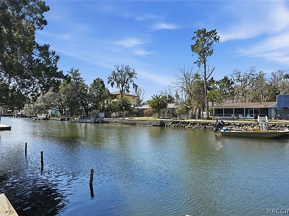 4th image of 3708 N Hiawatha Ter