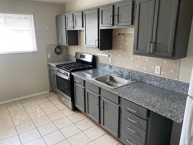 2 bed, 800 sqft, $1,095 — Photo 2