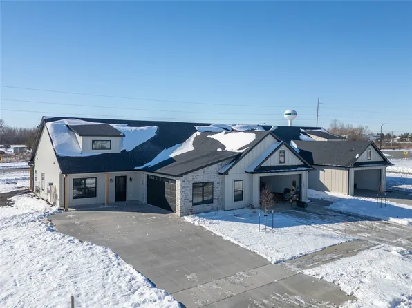 1101 Millie Ln, North Liberty, IA 52317