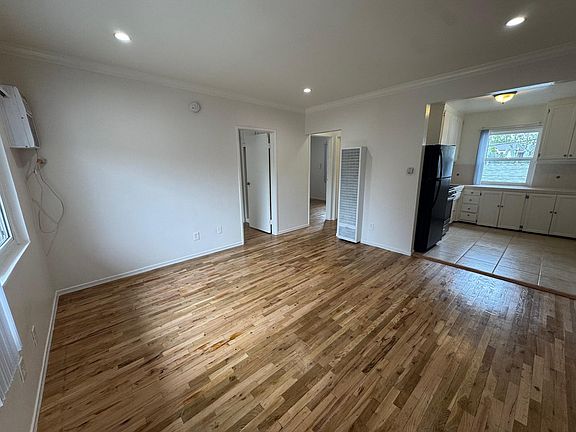 2nd image of 3025 Perlita Ave APT 9