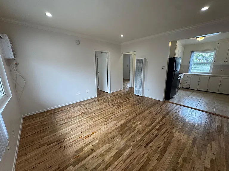 3025 Perlita Ave #9 — Photo 2