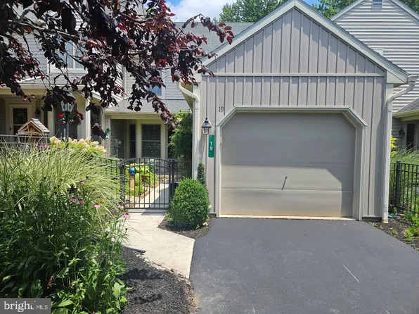 19 Shybrook Ct, Elizabethtown, PA 17022