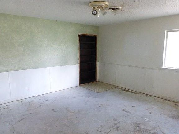 5th image of 1326 Morado St
