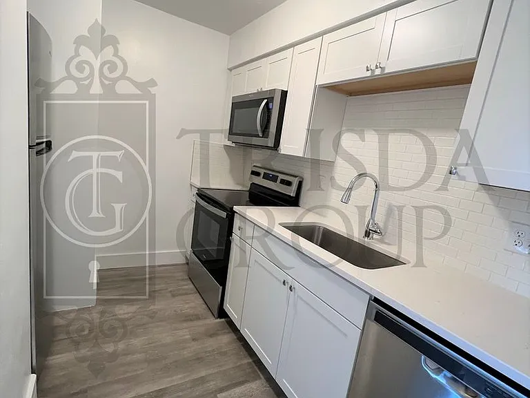 119 Rothesay Ave #6 — Photo 6