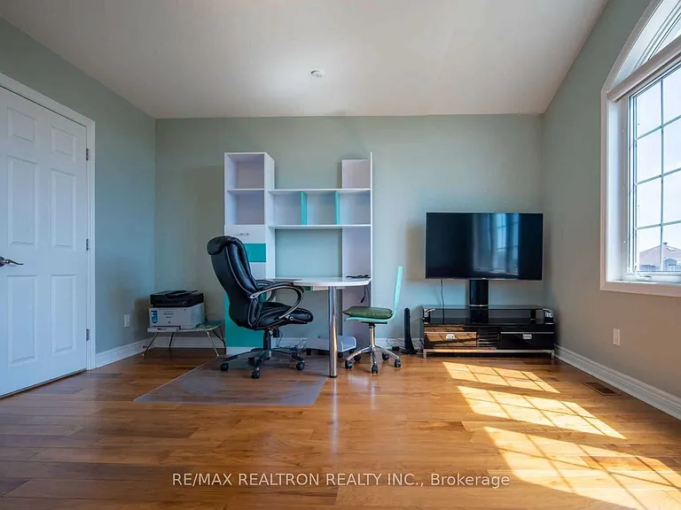 18 Ravine Edge Dr — Photo 24