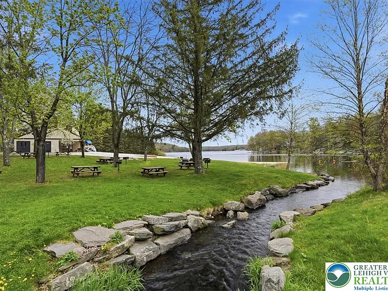 12 Rockway Ct — Photo 34