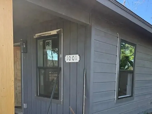 1001 W Haynie St, Llano, TX 78643