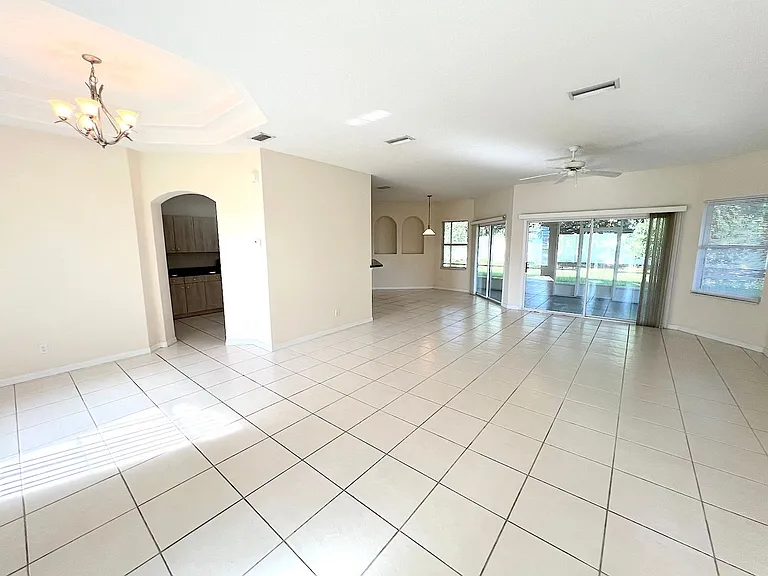 16 Zorlou Ct — Photo 6