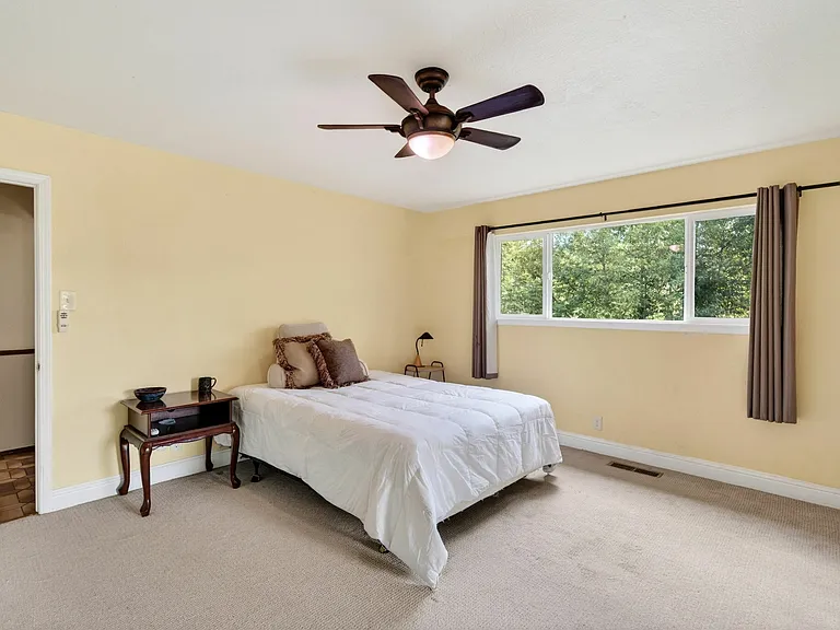 2348 Mill Creek Ln — Photo 16