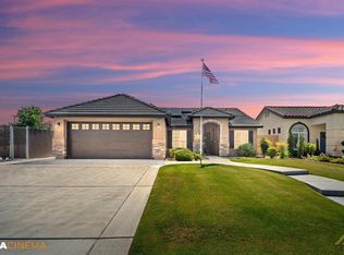 228 Emerald Isle Way, Bakersfield, CA 93314